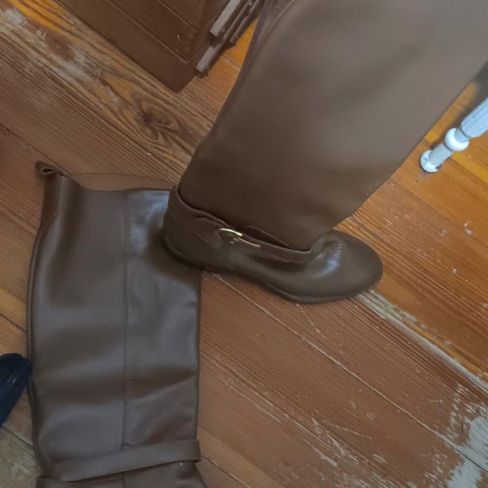 Size 9 knee high boots